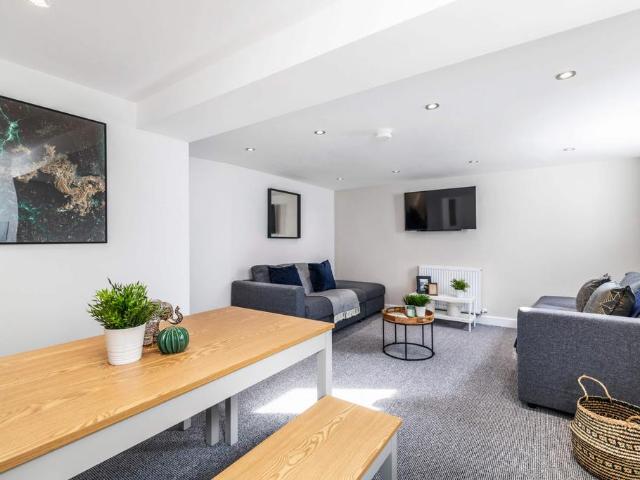 House for rent in Hyde Park, Leeds