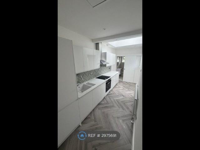 Apartment for rent in Harold Wood, Greater London