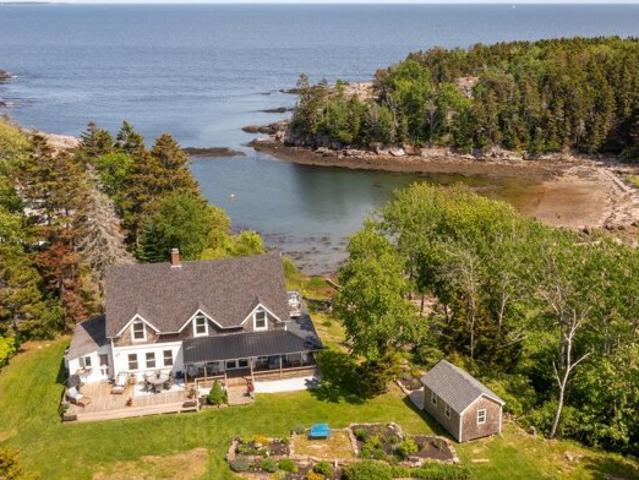 House for sale in Bailey Island, Maine
