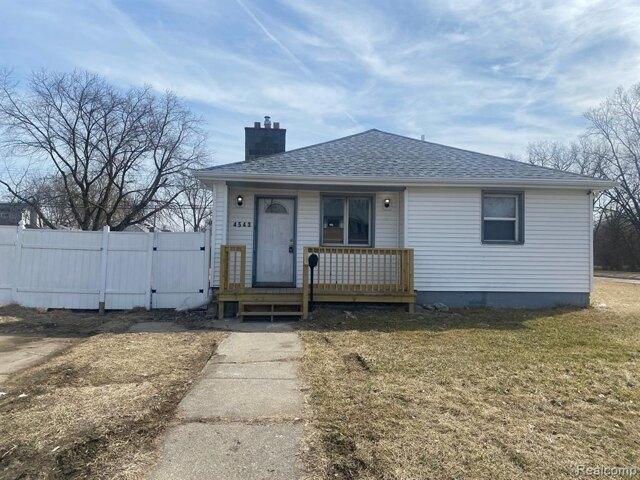House for sale in Inkster