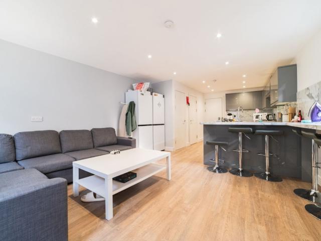 Apartment for rent in Falcon Lodge, Wales