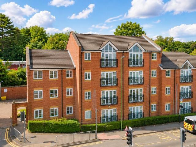 House for rent in Pouchen End, Hertfordshire