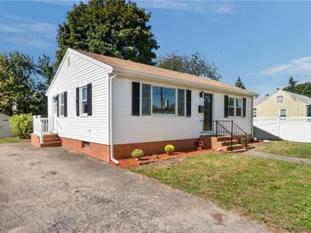 House for sale in Norwood, Warwick