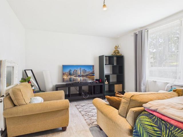 Studio for rent in London Borough of Croydon, Greater London