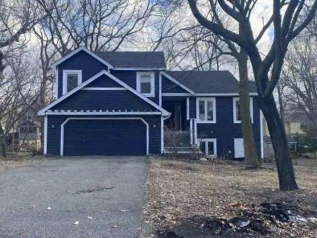 House for sale in Lakeville