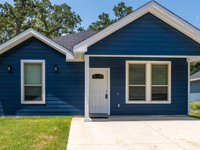 House for sale in Malakoff, Texas