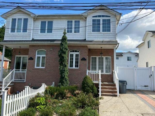 House for sale in Staten Island, New York