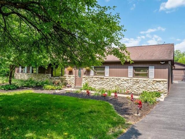 House for sale in Grove City