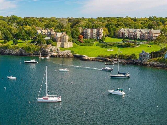 Condo for sale in Newport, Newport County