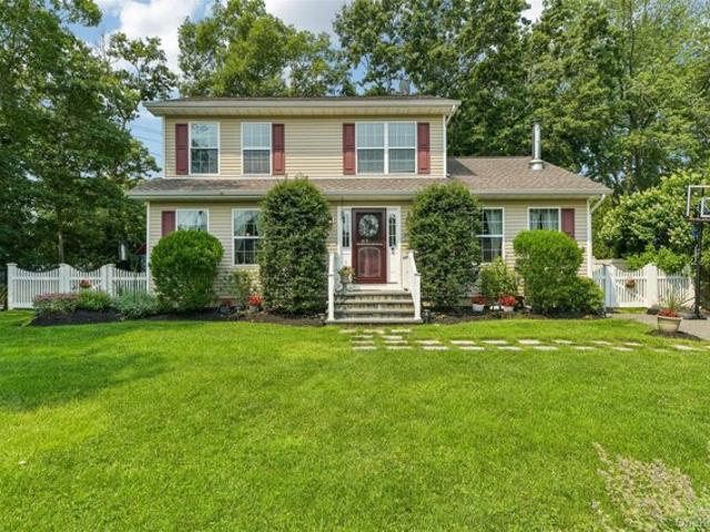 House for sale in Centereach, New York
