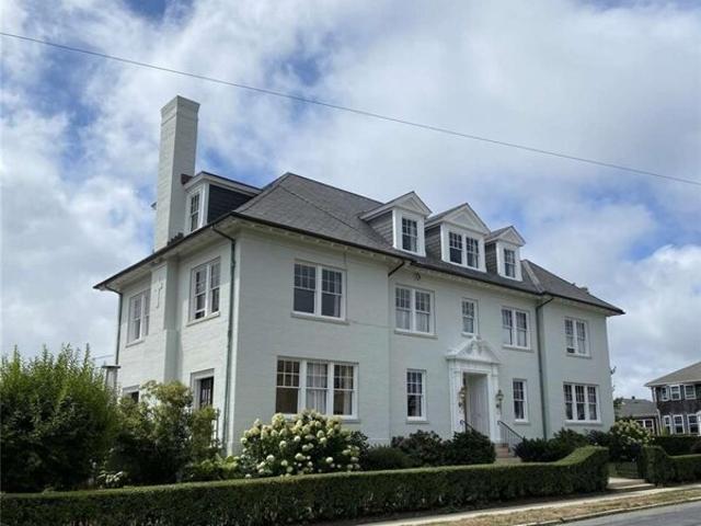 House for sale in Newport