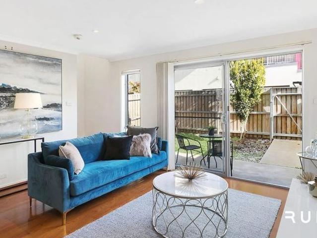 Townhouse for rent in Parliamentary Triangle, South Canberra