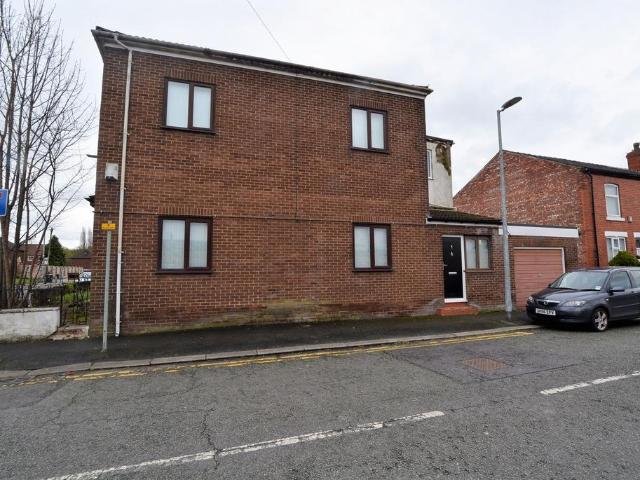 House for rent in Peel Green, Salford