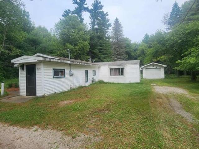 House for sale in Harrisville