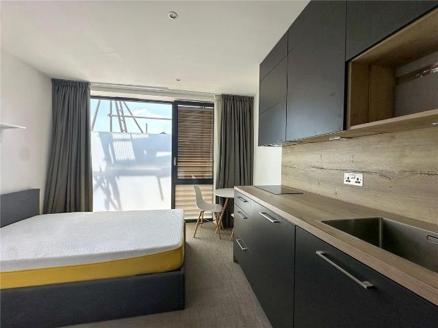 Studio for rent in Greenhill, Greater London