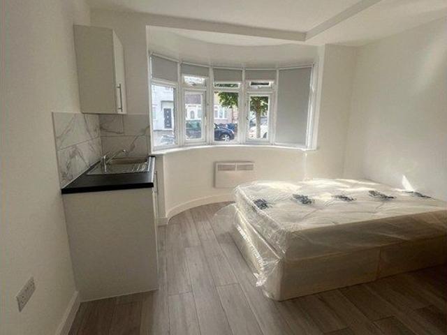 Studio for rent in Harrow Weald, Greater London