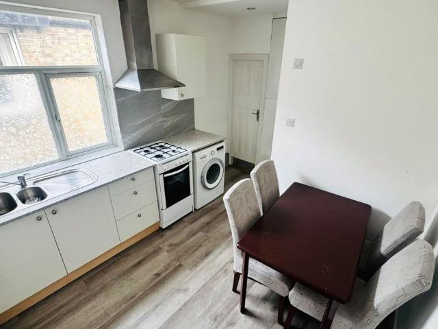 Apartment for rent in Greenhill, Greater London