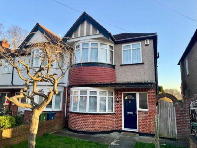 House for rent in Lane, Greater London