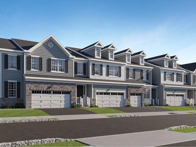 Townhouse for sale in Dayton, New Jersey