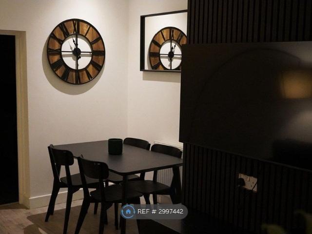 Room for rent in Thames View, Greater London