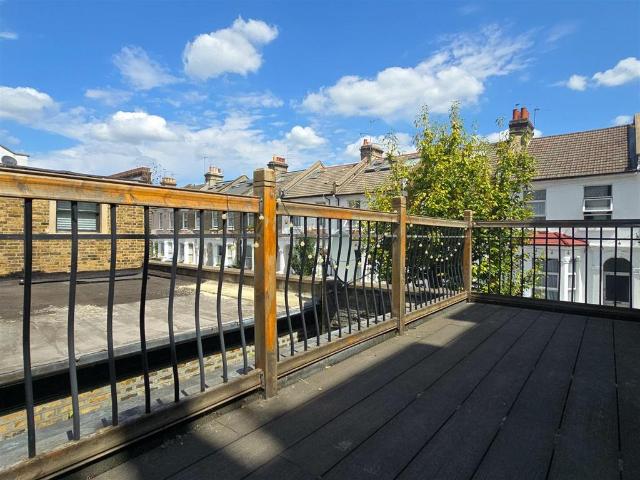 Apartment for rent in Harlesden, Greater London