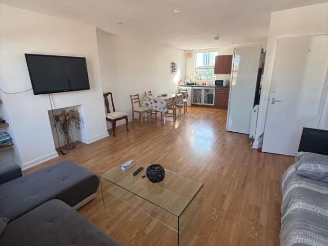 Apartment for rent in Harlesden, Greater London