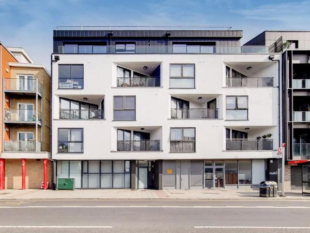 House for rent in North Kensington, Greater London