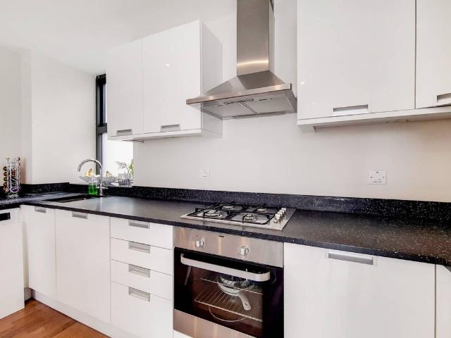 Apartment for rent in North Kensington, Greater London