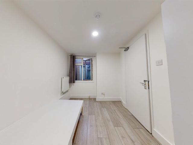 Room for rent in Harlesden, Greater London