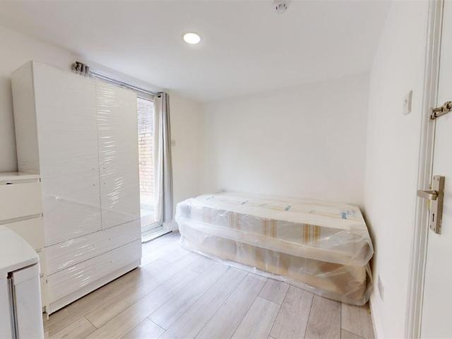Room for rent in Harlesden, Greater London