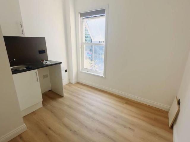 Studio for rent in Maida Hill, Greater London