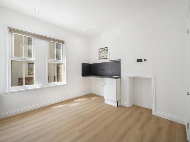 House for rent in Maida Hill, Greater London