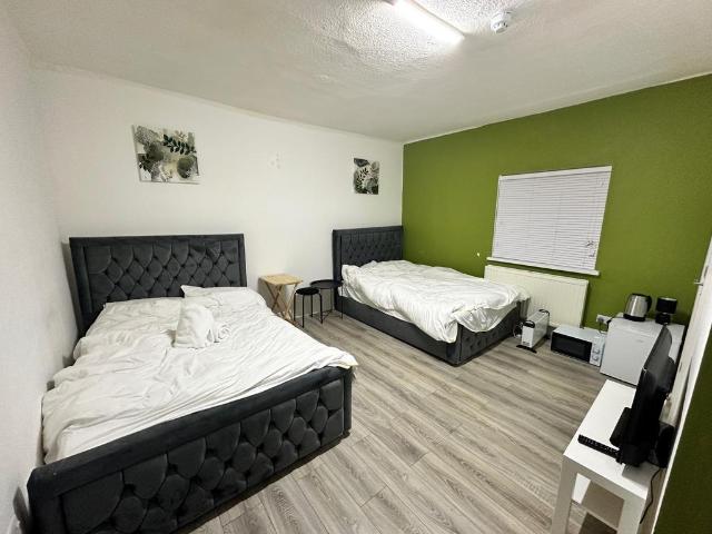 House for rent in Greenhill, Greater London