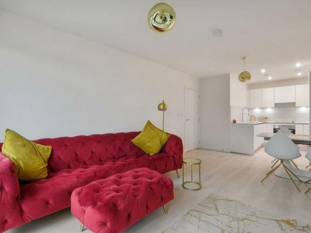 Apartment for rent in Harrow Weald, Greater London