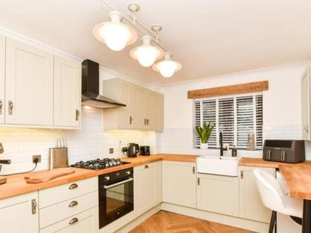 House for sale in Tower Hill, Pachesham Park