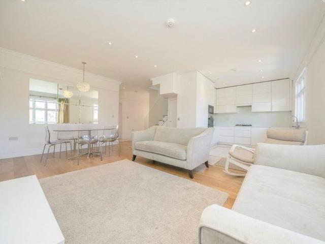 House for rent in London Borough of Ealing, Cat Hill