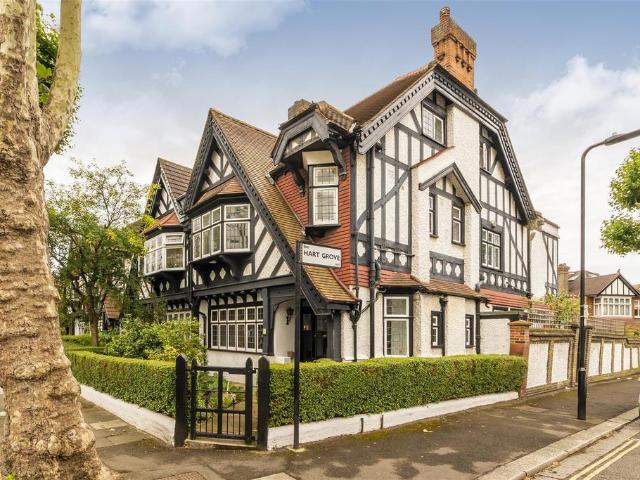 House for rent in London Borough of Ealing, Greater London