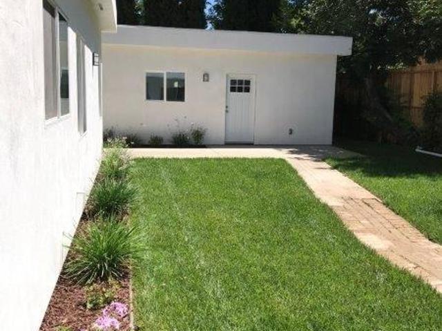 Apartment for rent in Canoga Park, California