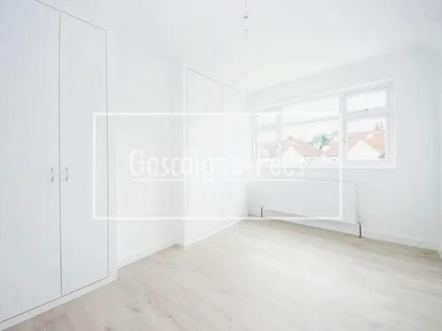 House for rent in Hook, Greater London