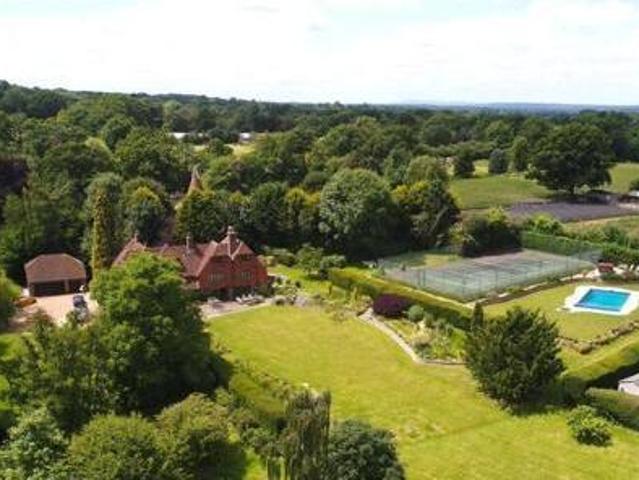 House for sale in The Butts, Kent