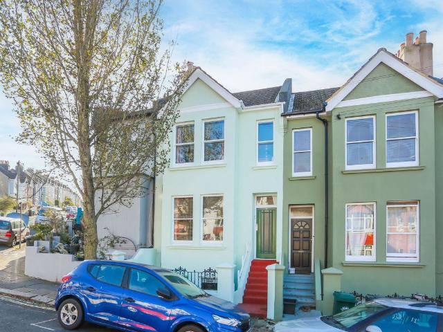 Studio for rent in Hanover & Queen's Park, Brighton