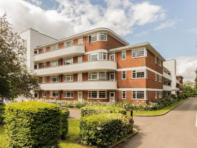 Apartment for rent in Strand-on-the-Green, Greater London