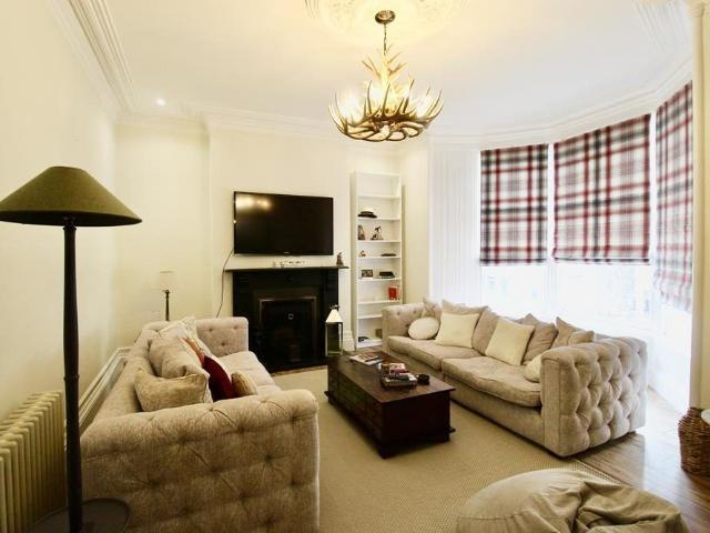 Apartment for rent in West End, Ballindoch