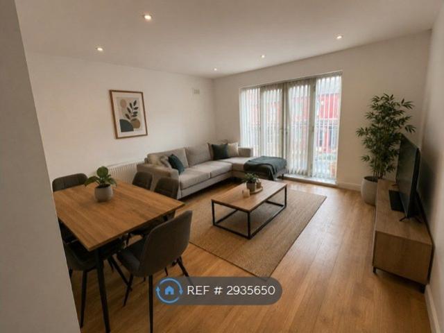 Apartment for rent in Calderstones
