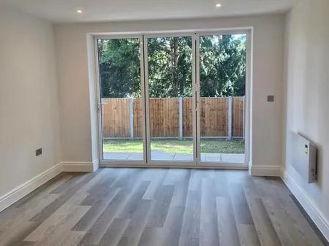 Apartment for rent in London Borough of Croydon, Purley