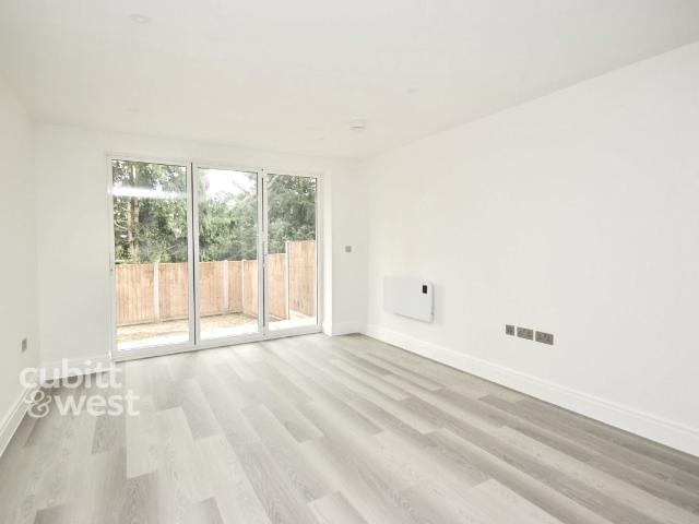 Apartment for rent in London Borough of Croydon, Kenley