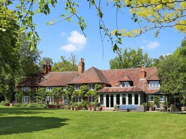 House for sale in Hart, Hampshire