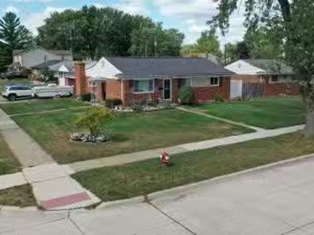 House for sale in Sterling Heights