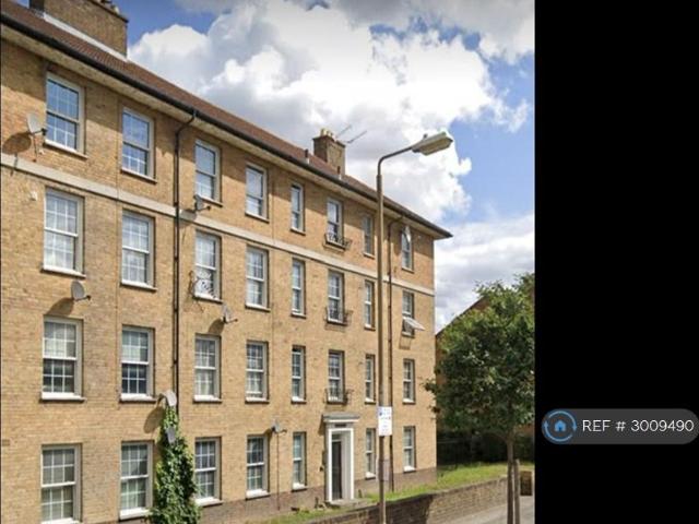 Apartment for rent in Charlton, Greater London