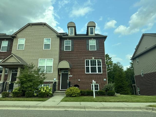 Condo for sale in Rochester Hills, Michigan